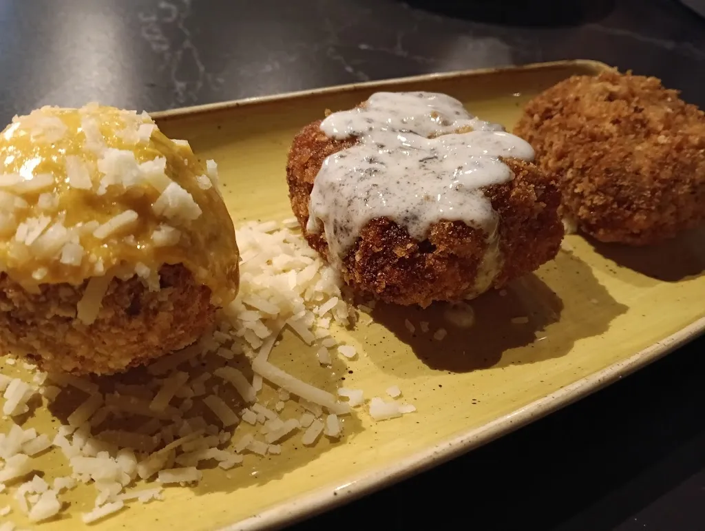 Dexter Morgan_Velo Pizzaioli Popolari - Aprilia_Aprilia_review