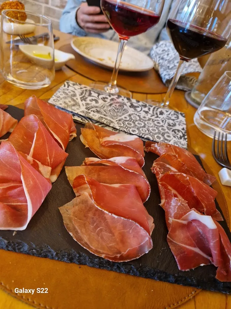 Le Bonta' Di Mario Vino e Cucina_Aprilia_slider_image_3