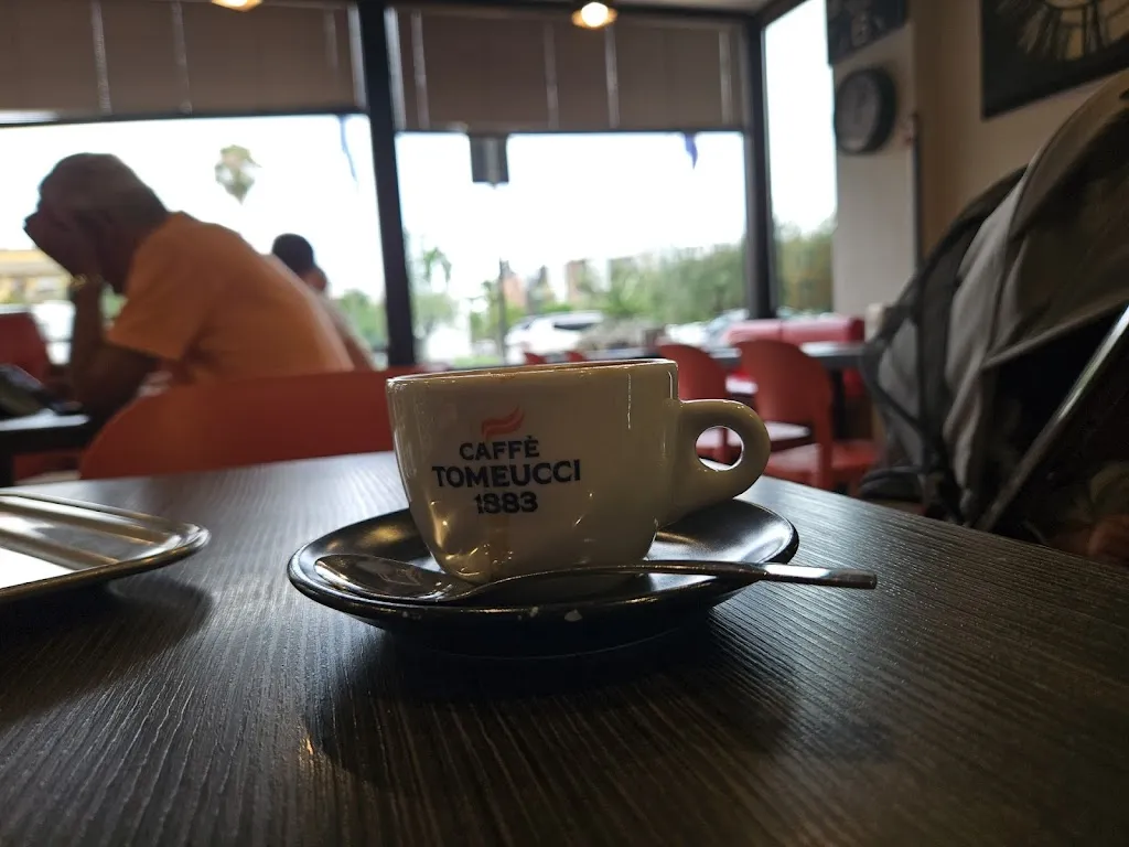 Daniela Saviuc_Al Quadrato_Aprilia_review