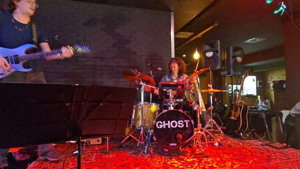 Mara Caterina_Officine Motociclistiche Apriliane Live Music Pub_Aprilia_review