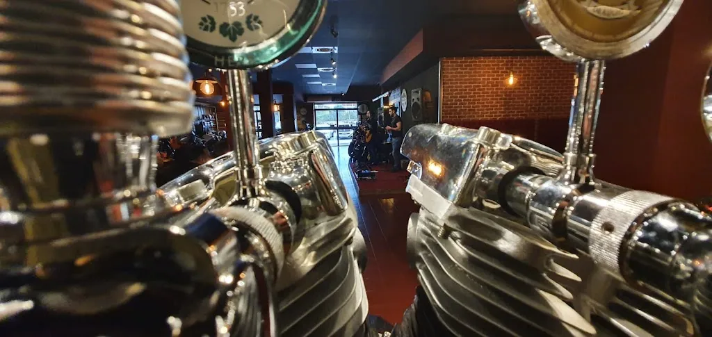 Officine Motociclistiche Apriliane Live Music Pub_Aprilia_slider_image_3