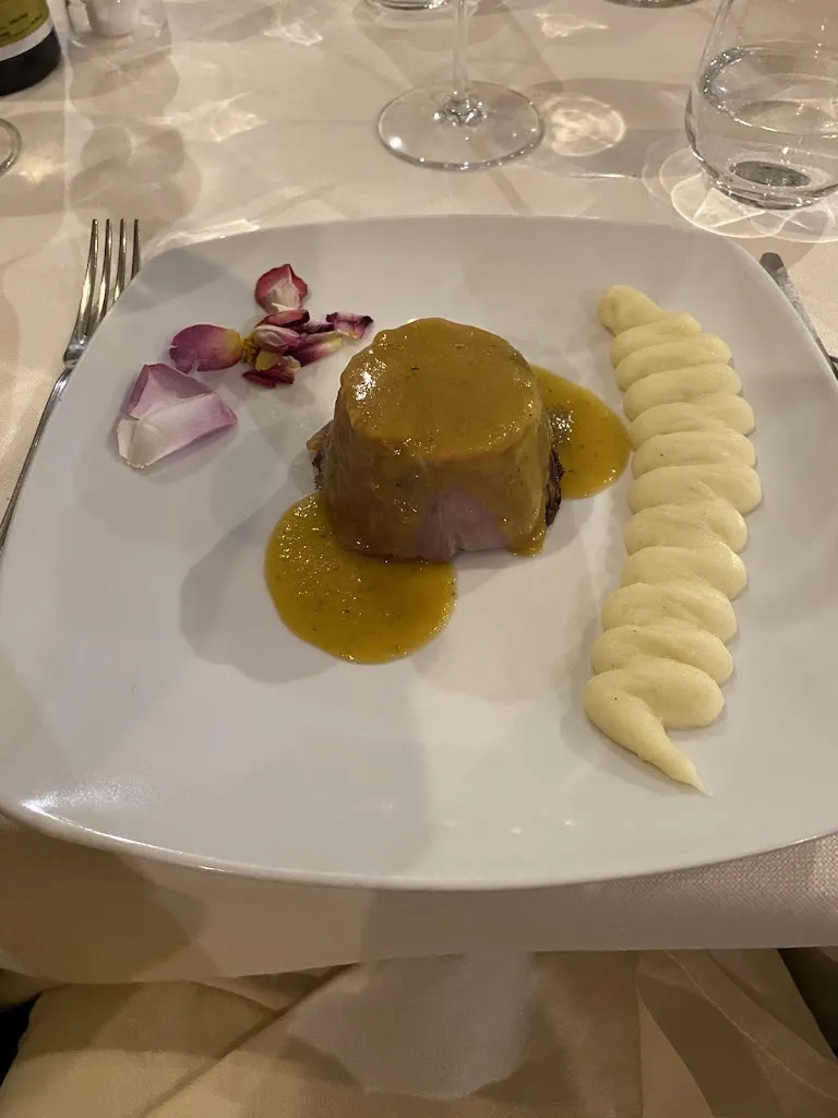 Cerrosughero Restaurant Lounge Bar_Arlena di Castro_slider_image_2