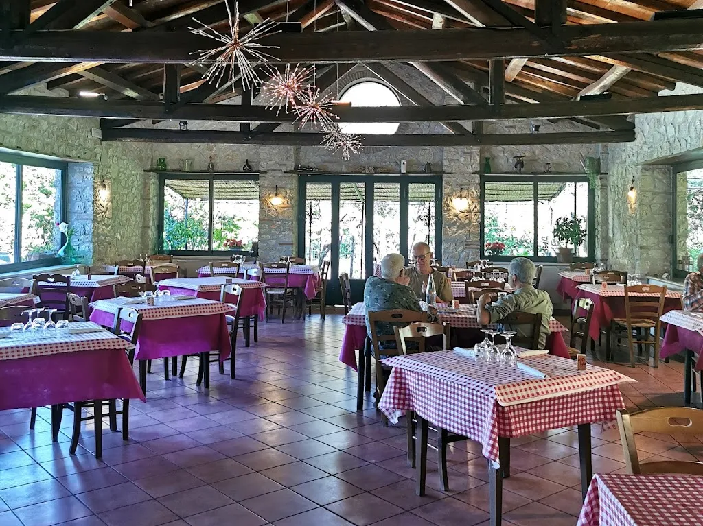 Trattoria Il Vigneto restaurant in Ascrea