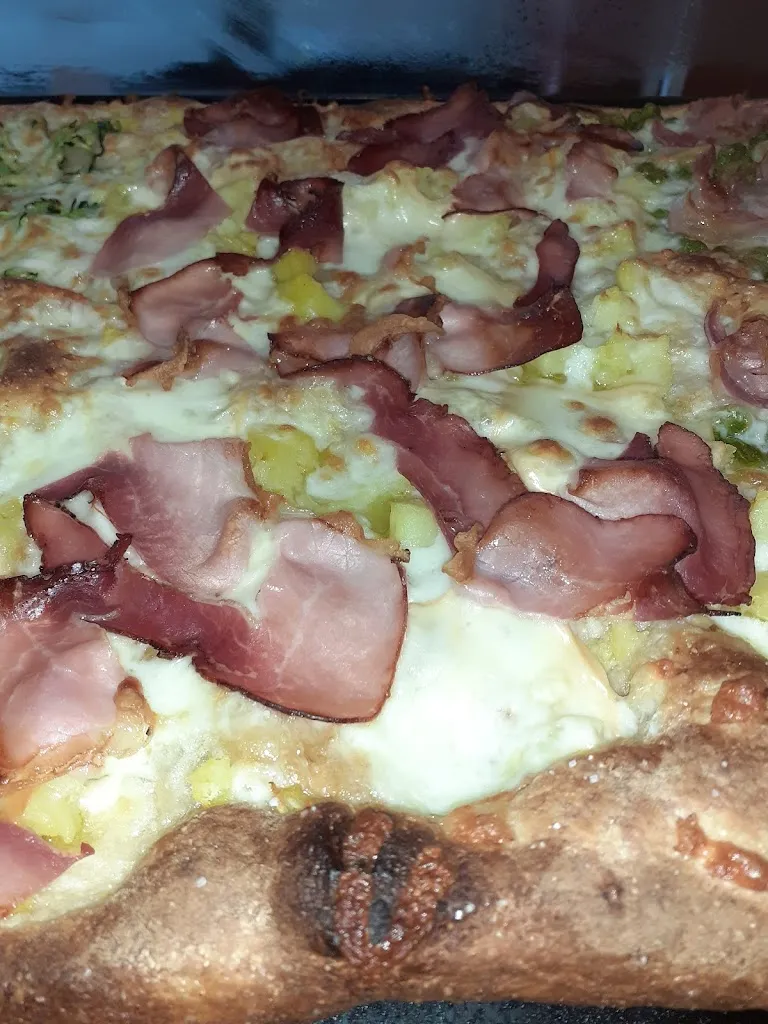 Pizza Mania Artena_Artena_slider_image_3