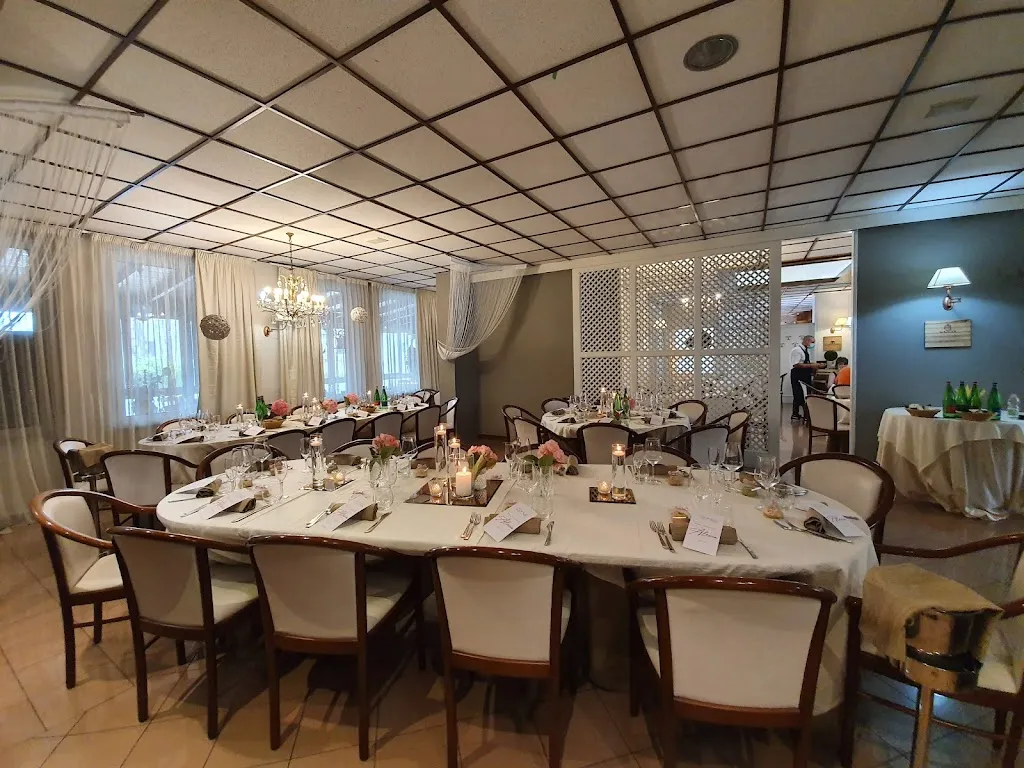 Mantic Restaurant restaurant in Atina