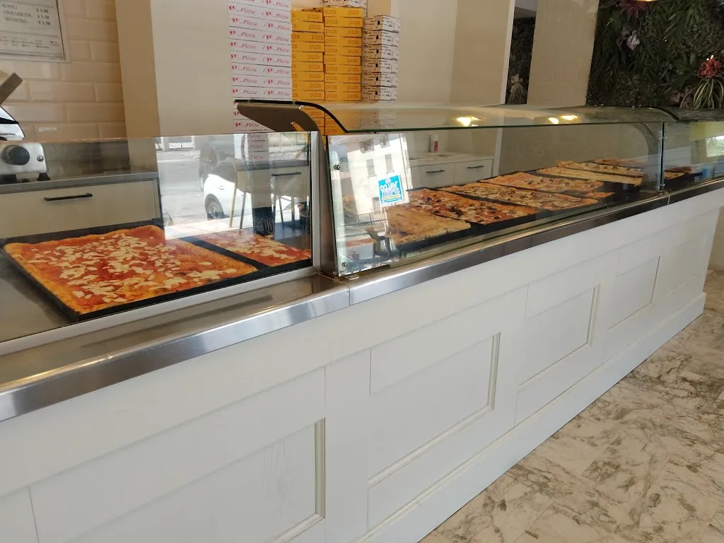 Valco Bar-Pizzeria_Atina_slider_image_3