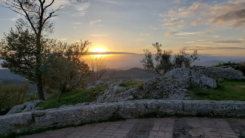 Brian Lewis_Hotel Il Cavalier D'Arpino_Arpino_recensione
