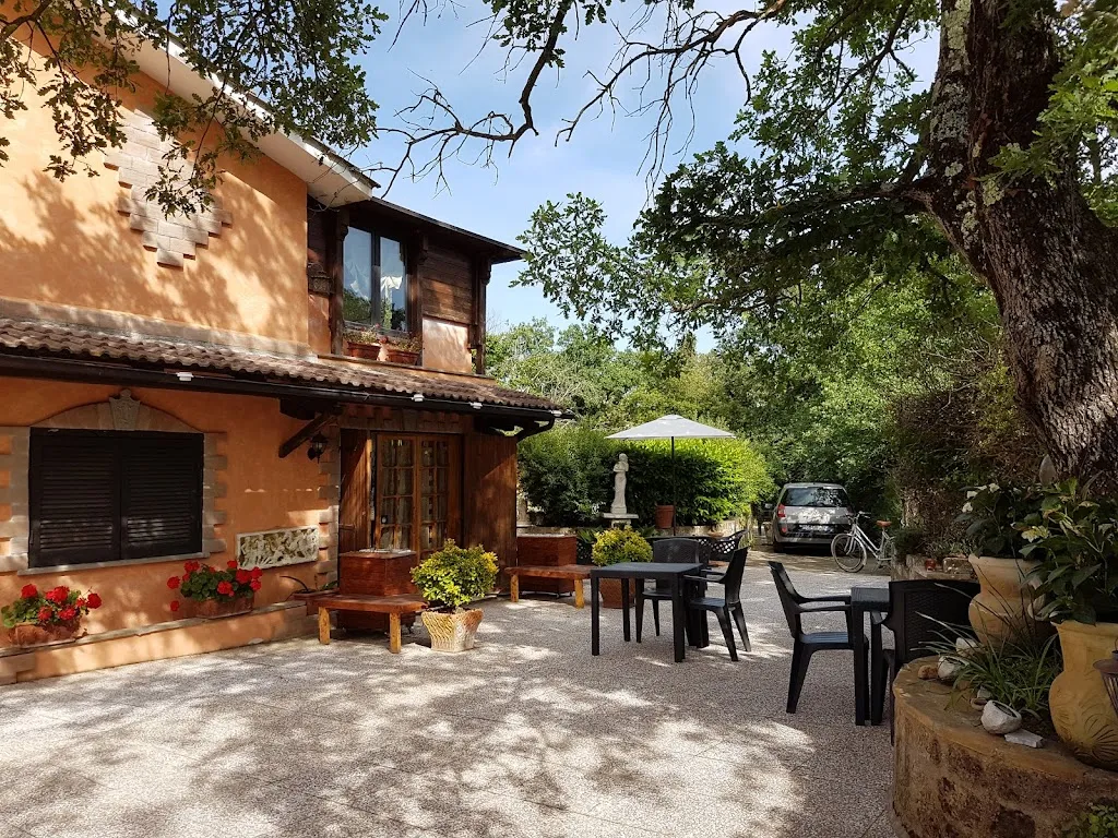 BED AND BREAKFAST VILLA ROSALBA restaurant in Barbarano Romano