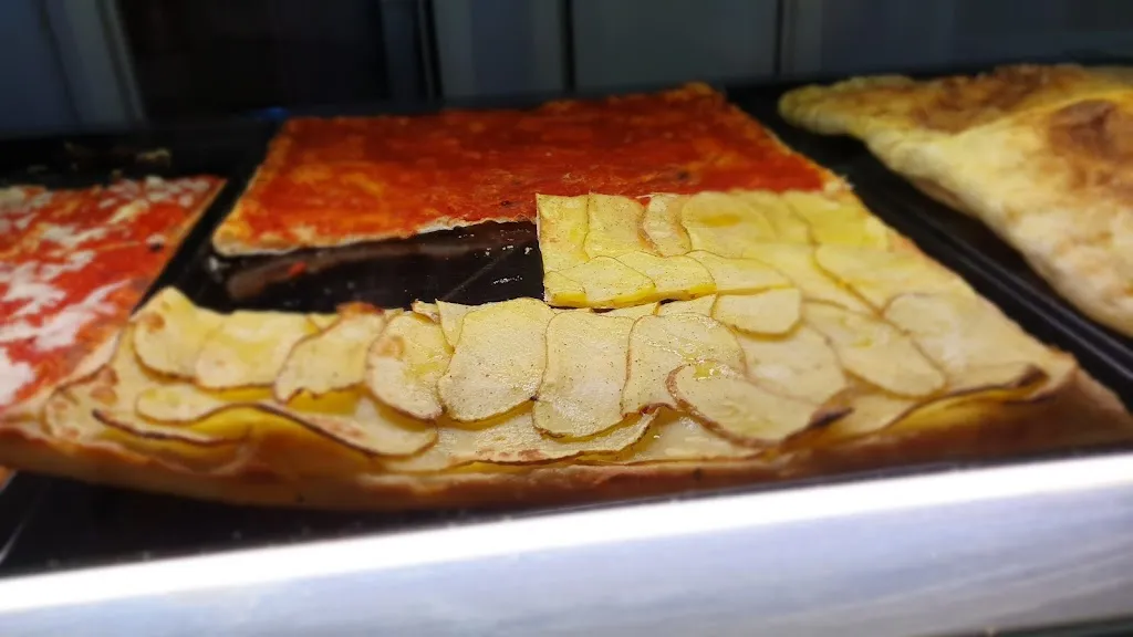 Sempre E Solo... Pizza Al Top restaurant in Bassano Romano