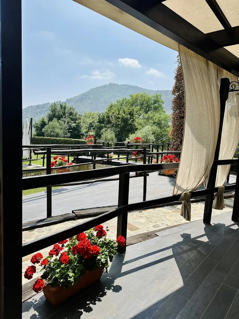 Luana Bernabei_SempreVida_Bassiano_review