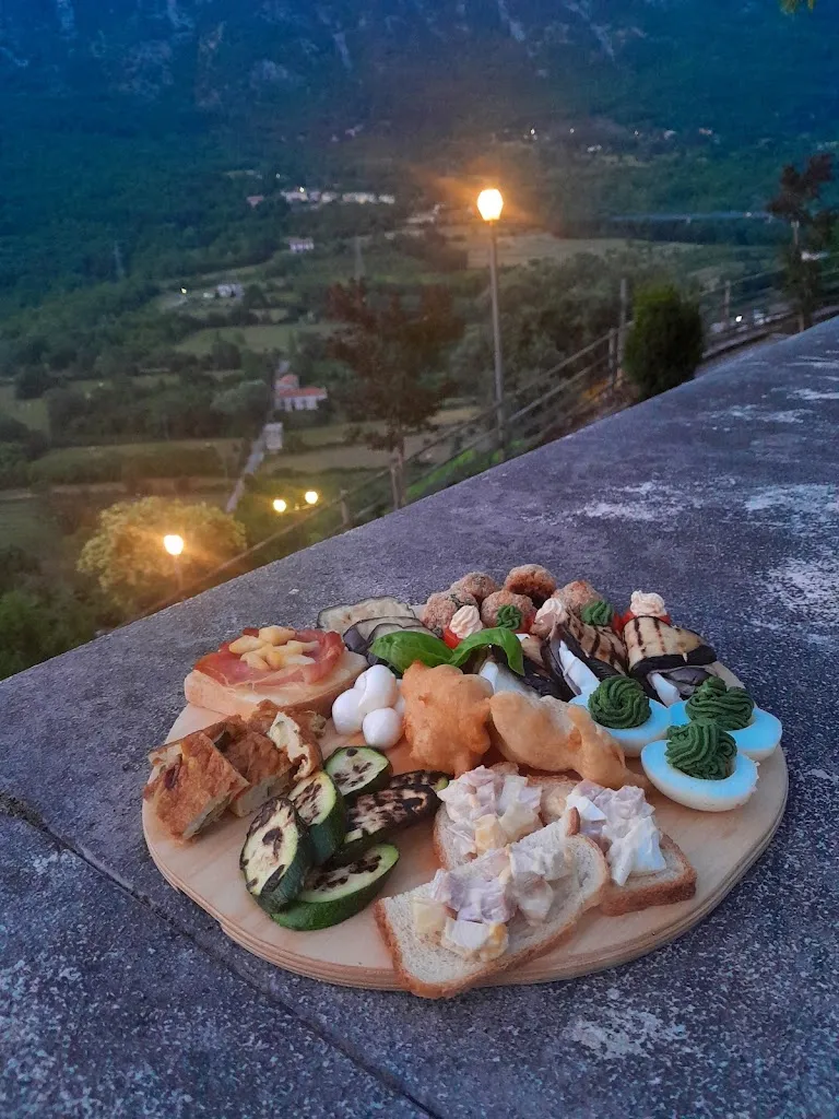 Piazza Roma Pizzeria Bistrot_Belmonte Castello_slider_image_2