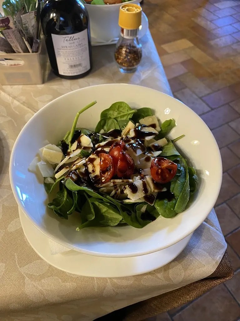 Lowell Levinger_Hotel Ristorante Romantica Pucci_Bagnoregio_review