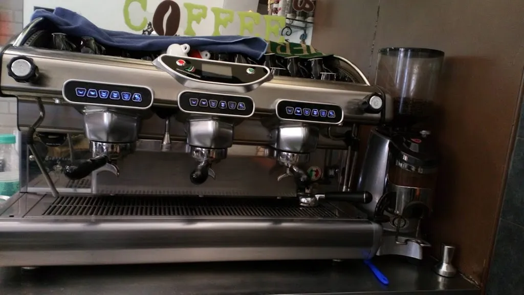 Antonio D'Agostino_Caffetteria del Corso 1930 - Enoteca stuzzicheria_Bagnoregio_review