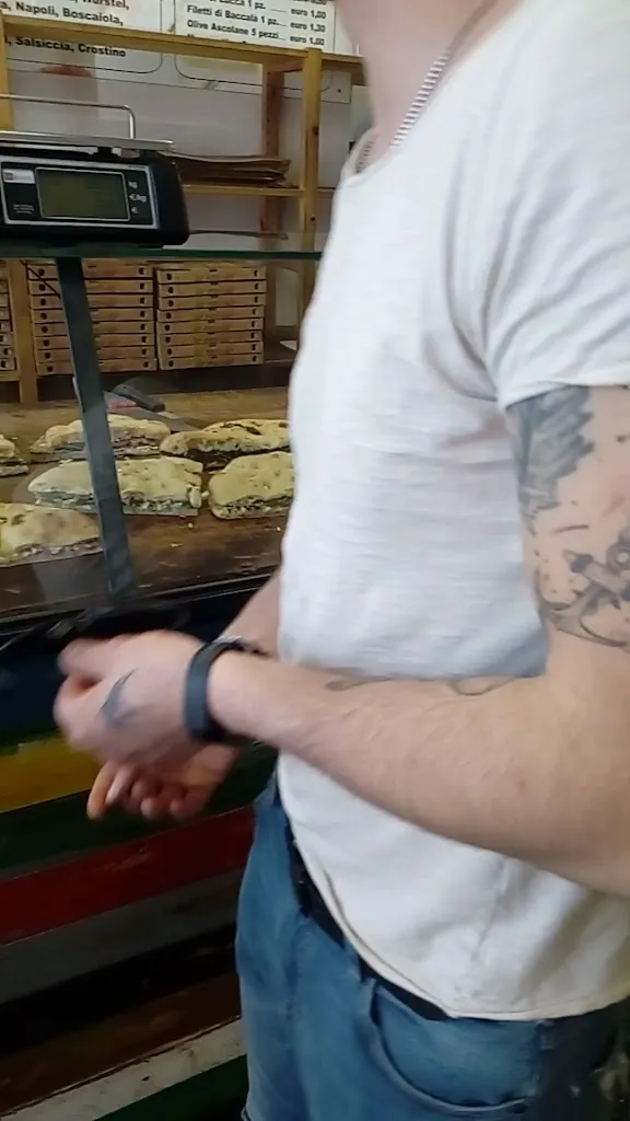 Big Pizza - Pizza al metro_Bivio di Capanelle_slider_image_2