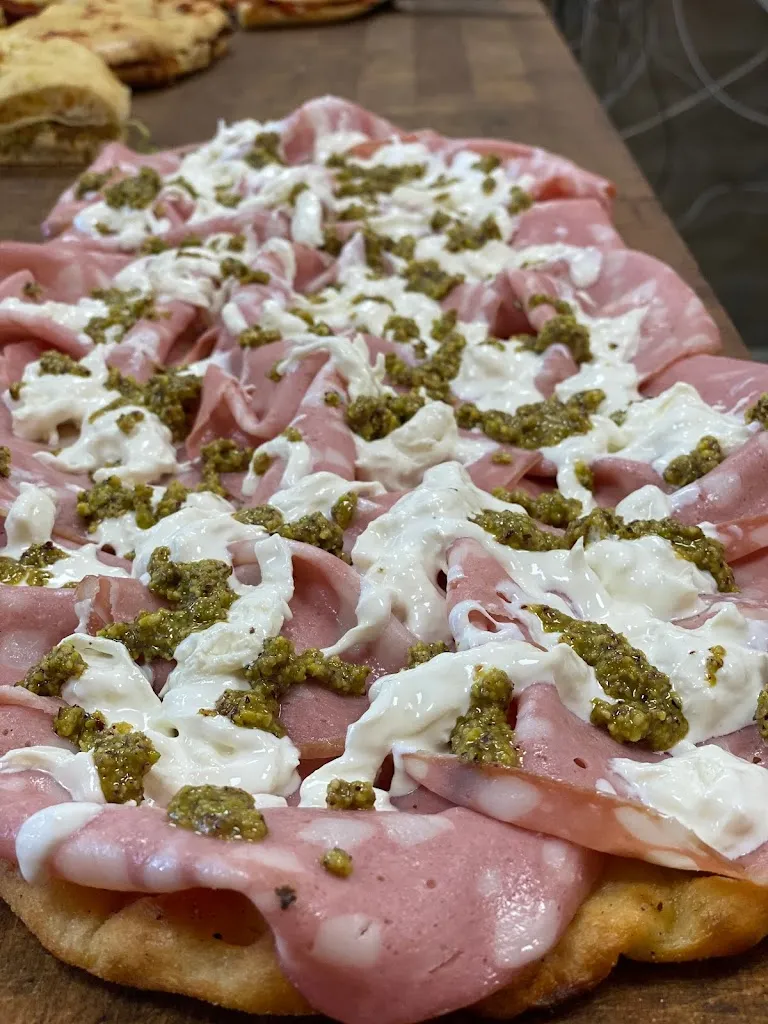 Big Pizza - Pizza al metro_Bivio di Capanelle_slider_image_3