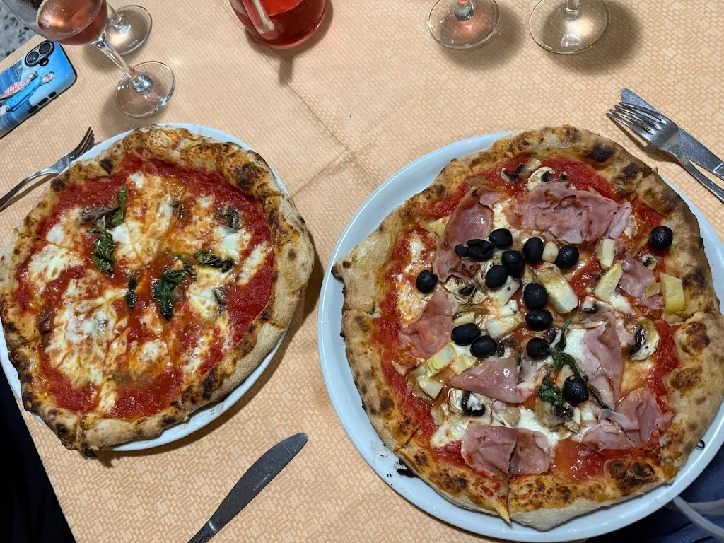 Santa Lucia Ristorante Pizzeria_Tollo_slider_image_3