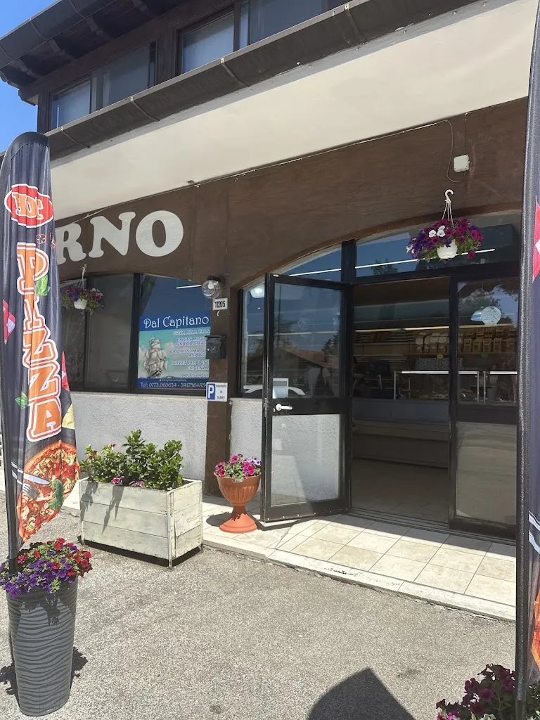 Forno Pizzeria Dal Capitano restaurant in Borgo Grappa