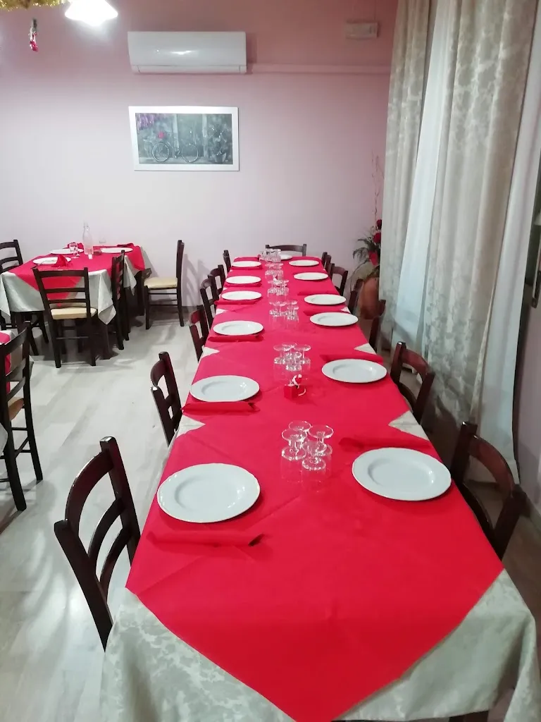 Pizzeria Ristorante Lupo restaurant in Tollo