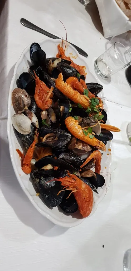 Enrico Fiori_Le Mimose di Alla Mauro e Donatella snc_Borgo Hermada_review