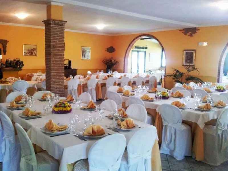 Le Mimose di Alla Mauro e Donatella snc restaurant in Borgo Hermada