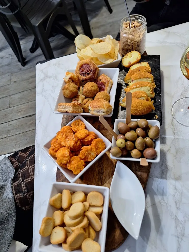 Samantha Boccia_L'Alternativo wine bar_Borgo Hermada_review