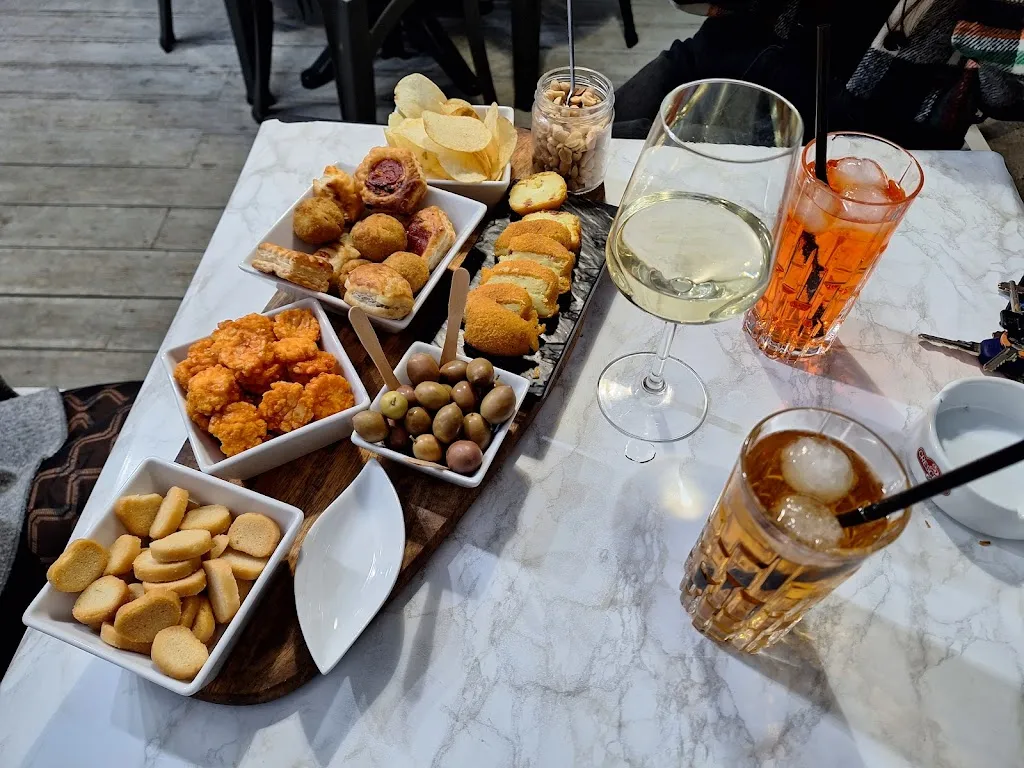 L'Alternativo wine bar_Borgo Hermada_slider_image_3