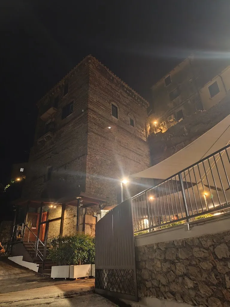 Adriano R._Hosteria Le Muraccia_Borgo Hermada_review