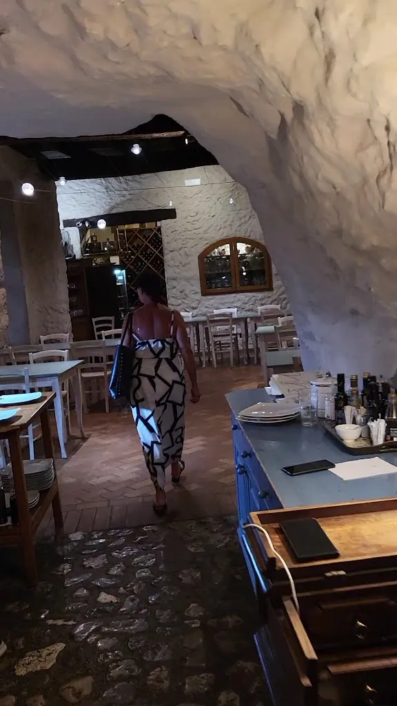 Hosteria Le Muraccia restaurant in Borgo Hermada