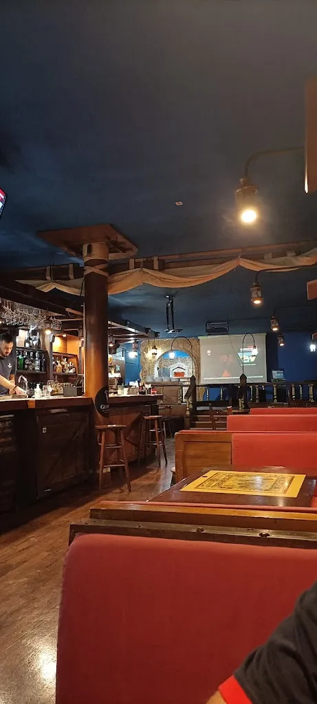 MAY FLOWER risto pub_Borgo Sabotino-Foce Verde_slider_image_3