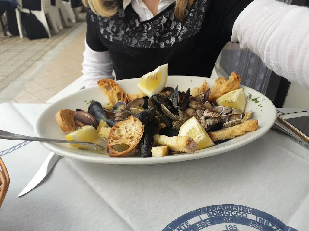 Stefan Lang_Bar Ristorante Zar_Borgo Sabotino-Foce Verde_review