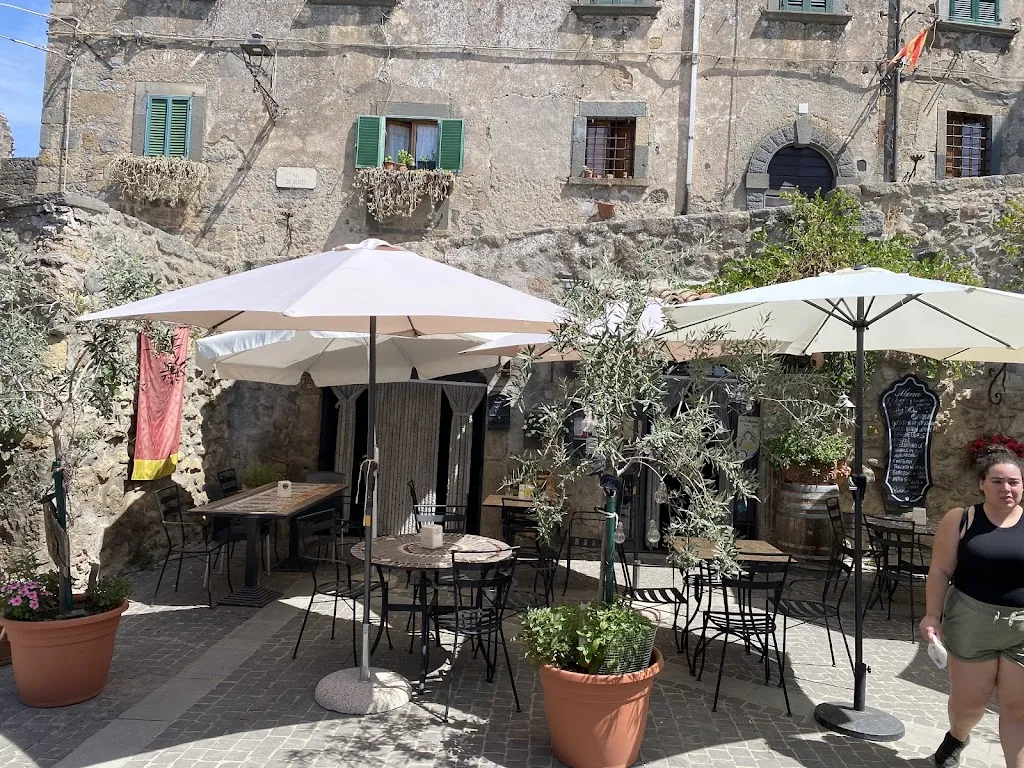 Luis Murrighile_Romano's RistoBirreria-Pizzeria - bar_Bolsena_review