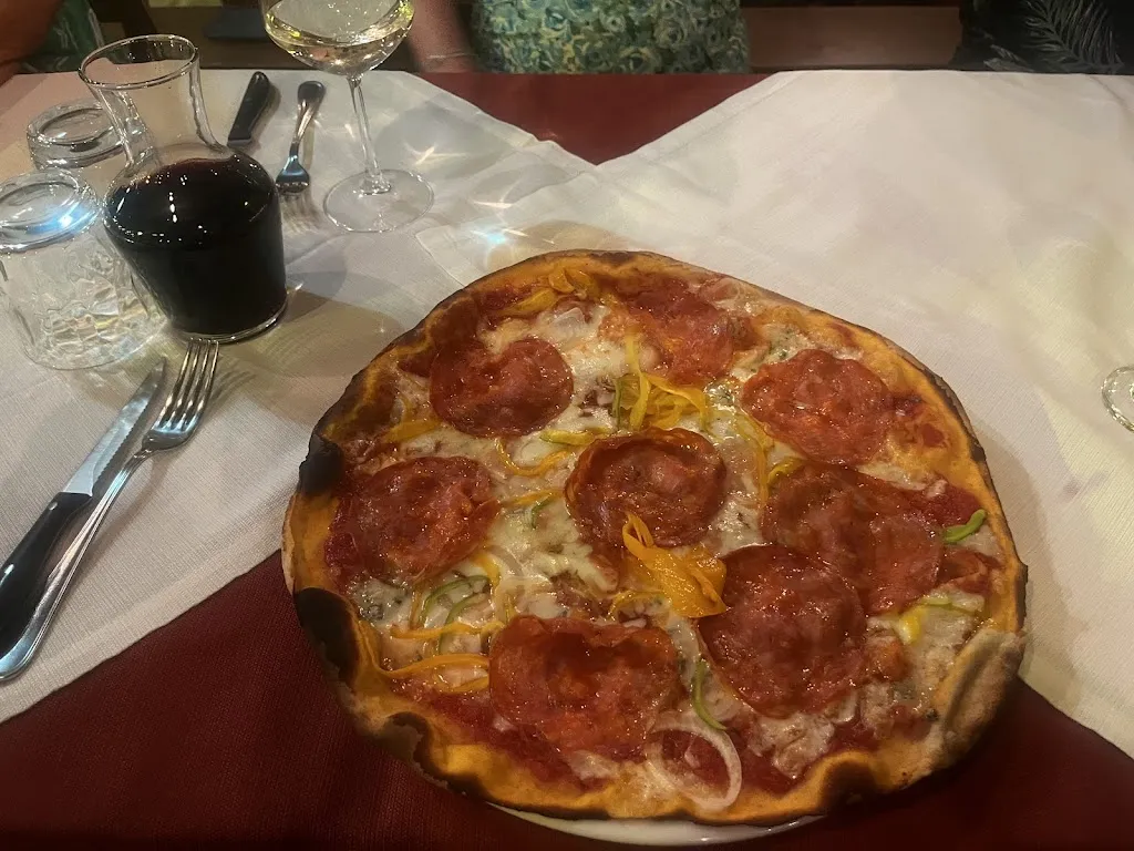 Tim Osborne_Avalon Pizzeria- Bolsena, VT_Bolsena_review