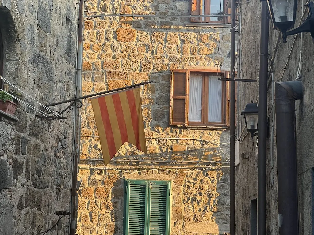 Victoria and Niall_Pizzeria Argento al Castello_Bolsena_review