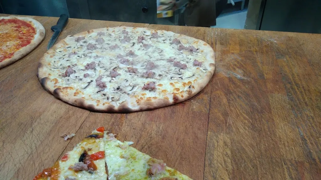 Menu_mmmhh... che pizza di Alessia e Luana_Borgo San Michele_image_3