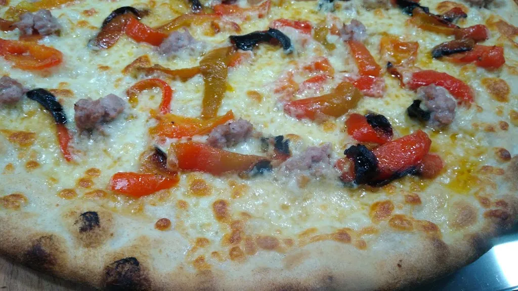 mmmhh... che pizza di Alessia e Luana_Borgo San Michele_slider_image_3