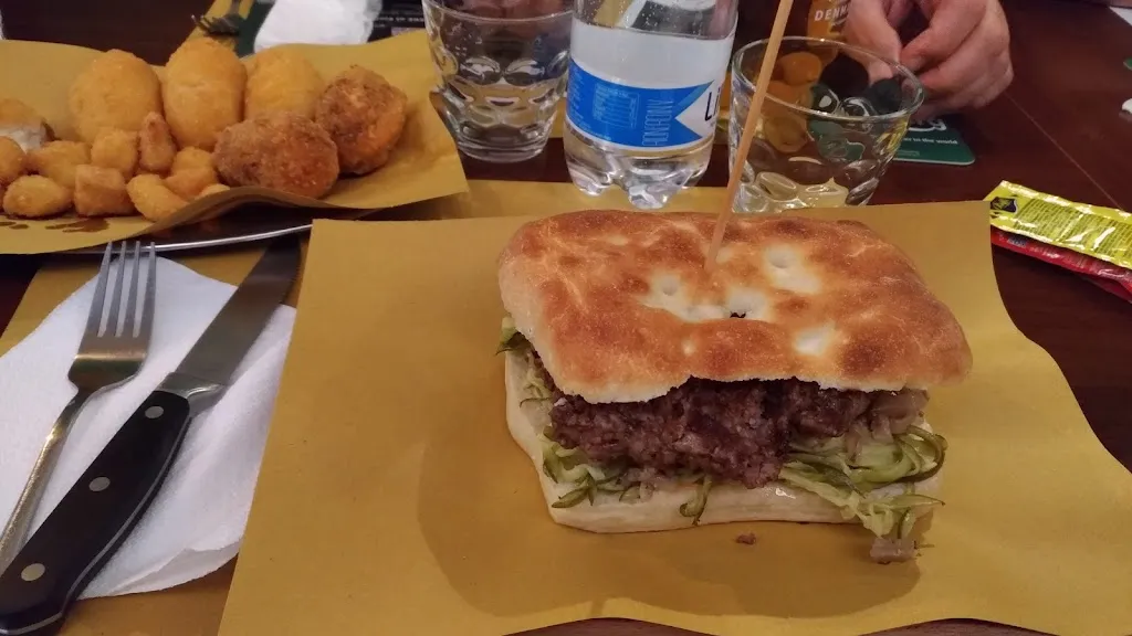 Giulia Agnani_Franklin's Pub_Borgo San Michele_review