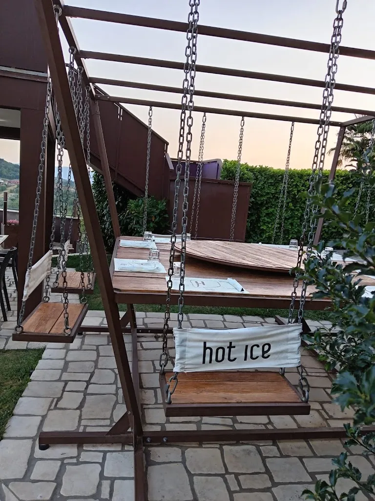 Angela_Hot Ice Pizza&Grill_Boville Ernica_review