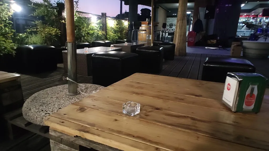 Live Bar_Boville Ernica_slider_image_2