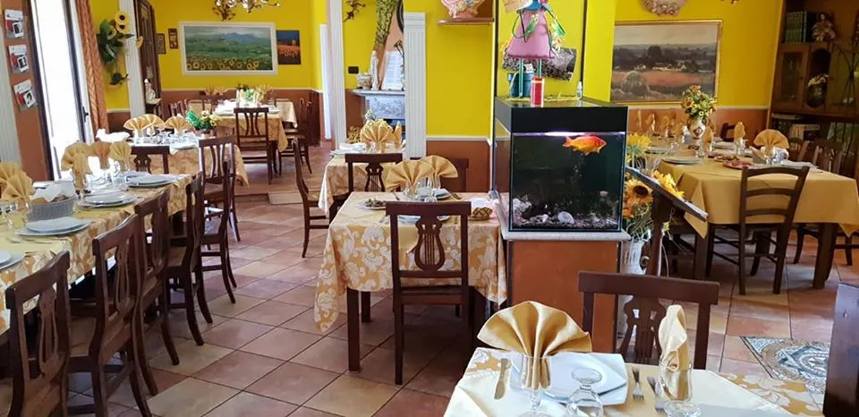 Ristorante Il Girasole. Tagliacozzo - Poggio Filippo (AQ),- restaurant in Tagliacozzo