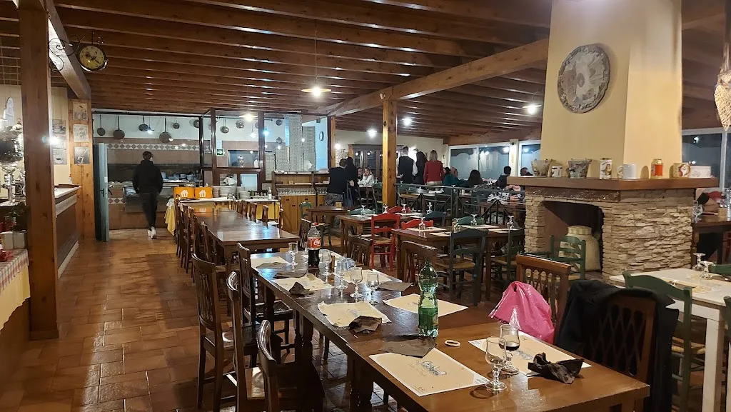 Casale Bel Poggio restaurant in Borgo Lotti