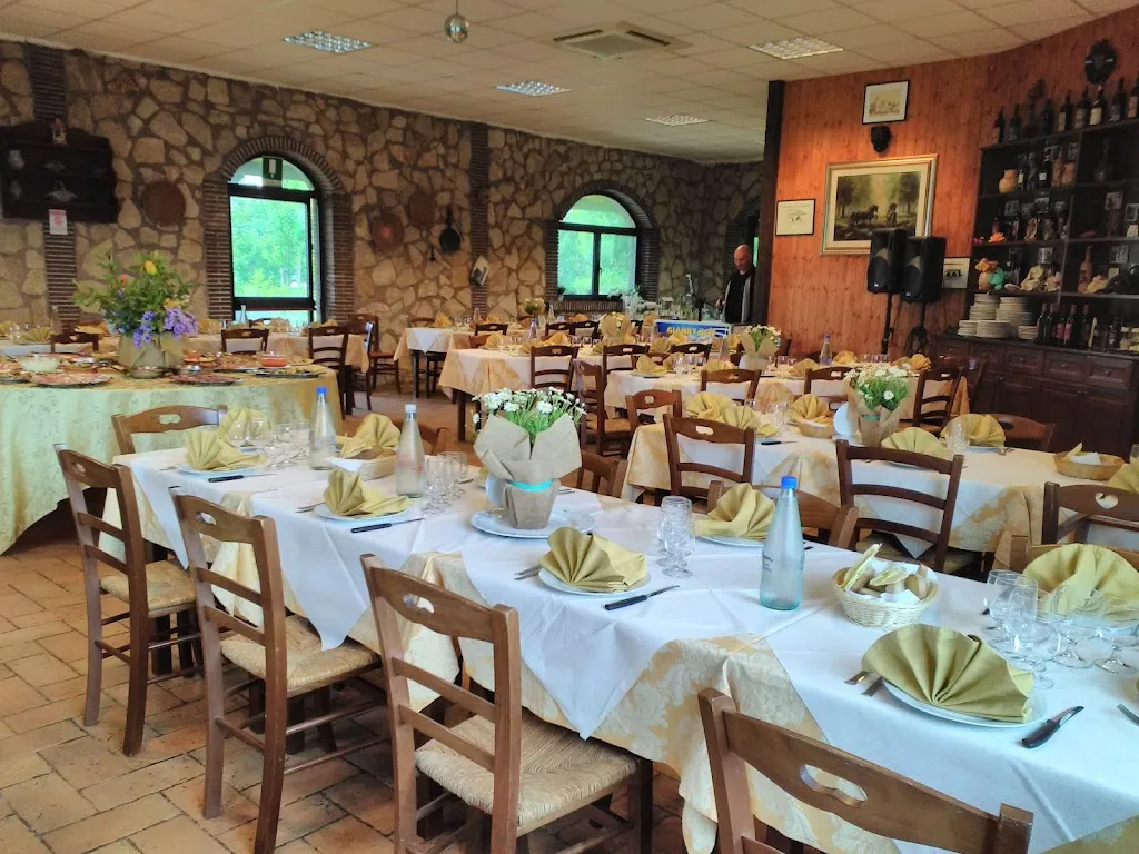 Agri Cordas e Cannas PISCINA ed Equitazione; RISTORANTE cucina tipica SARDA; location EVENTI cerimonie DIVINO AMORE Roma SUD_Borgo Lotti_slider_image_1