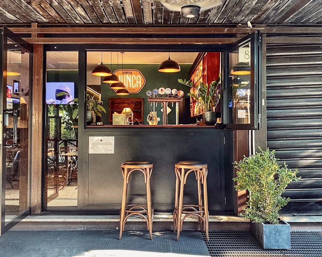 Giunca Pub Bistrot restaurant in Borgo Lotti