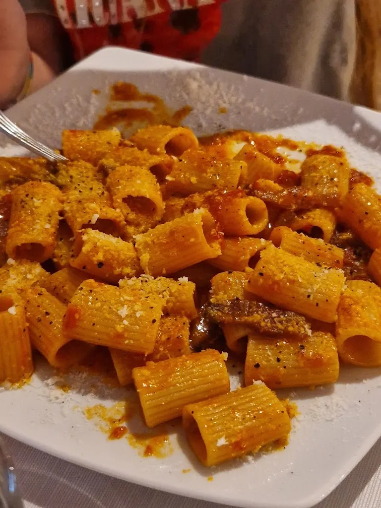 Giorgi Dolidze_Patio | Ristorante - Pizzeria - Carni selezionate_Borgo Lotti_review