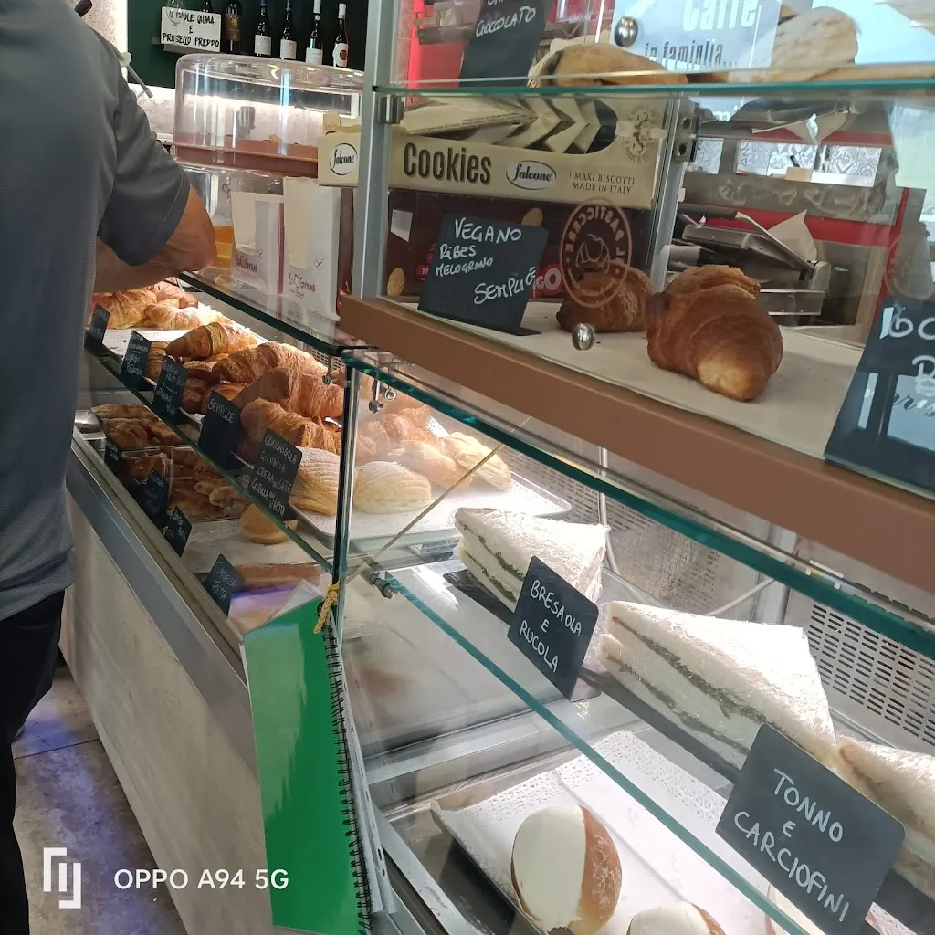 Giustina Pnishi_Bar Tavola Calda Sbarbati Daniele_Borgo Lotti_review