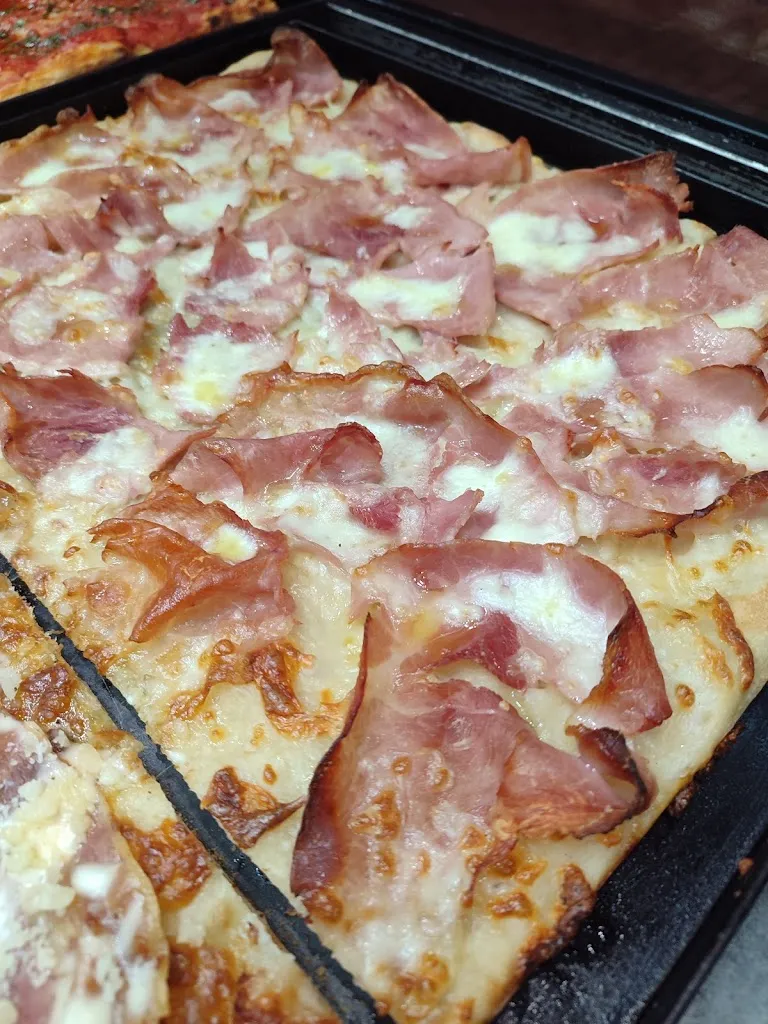 Momo Pizzeria_Borgo Lotti_slider_image_2