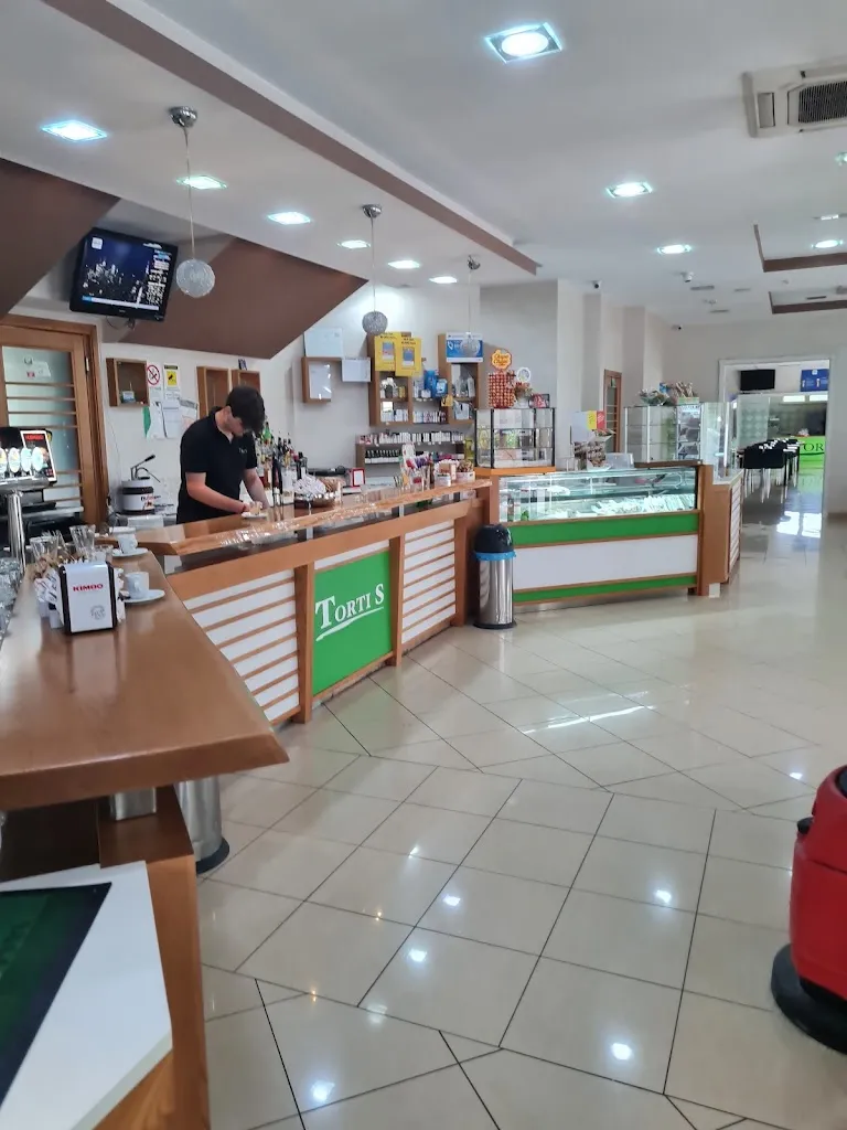 Torti's Bar_Broccostella_slider_image_3