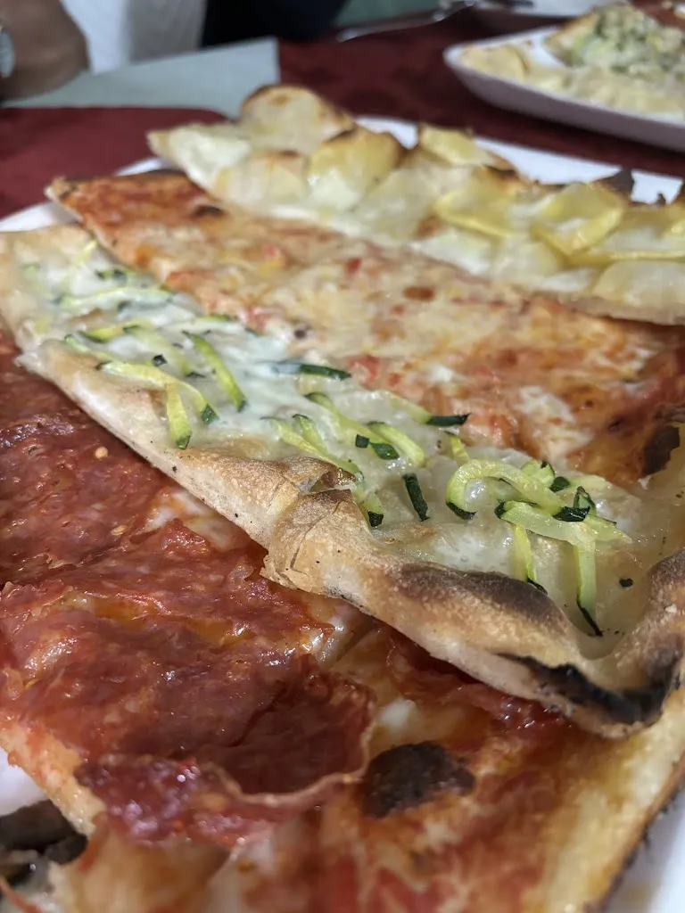 Anna Maria D' Alvito_Pizzeria Assunta_Broccostella_review