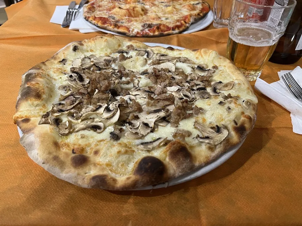 Pizzeria Da Luciana_Campo Limpido-Favale_slider_image_3