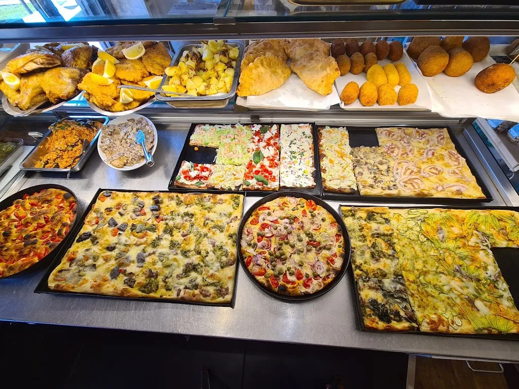 Pizzeria fraschetteria il panzerotto pugliese di Giannone Domenico_Campo Jemini_slider_image_3