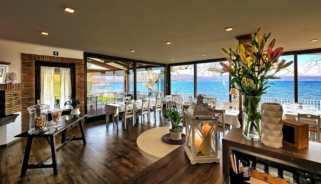 Beach & Restaurant restaurant in Bracciano